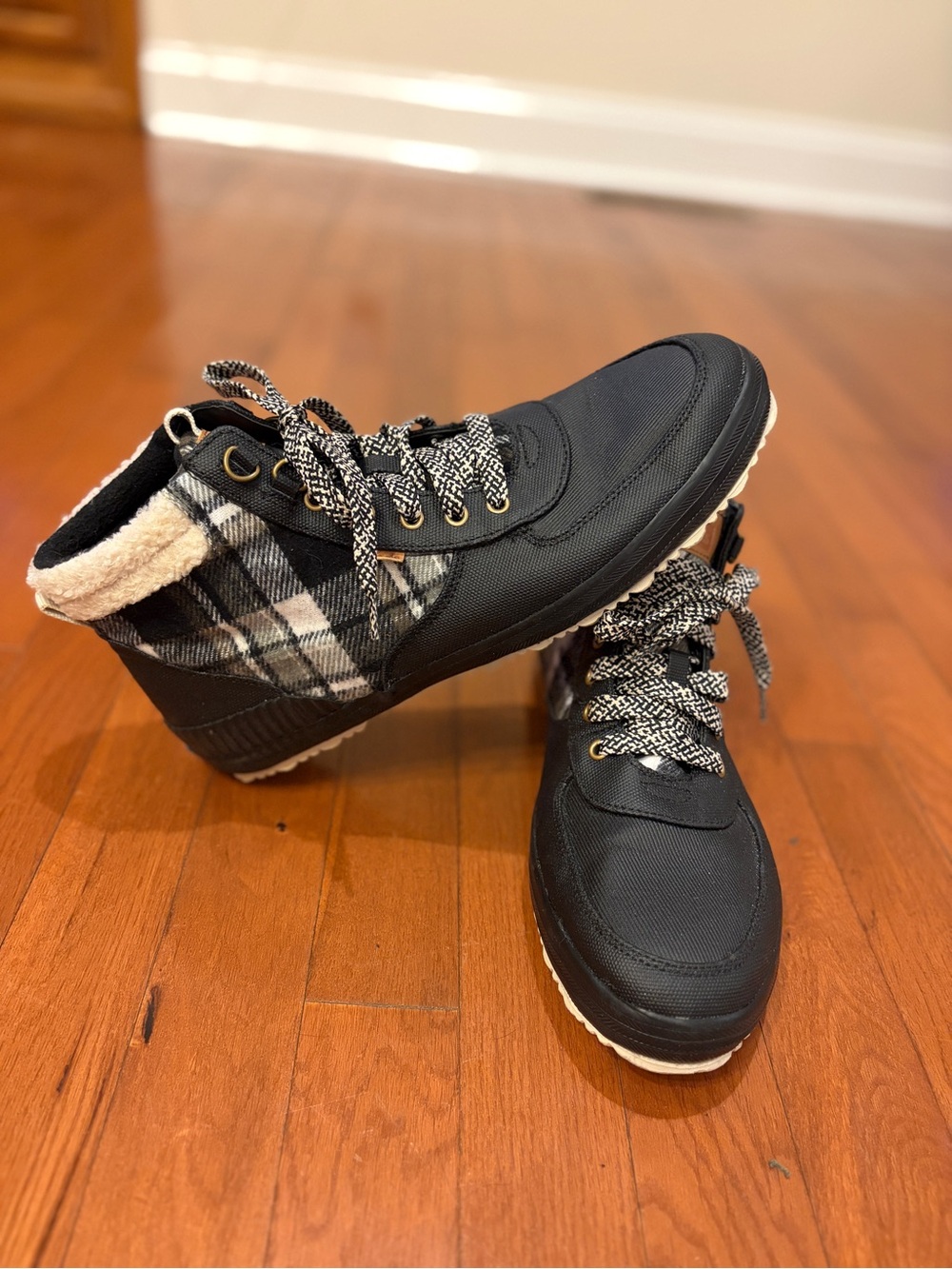 Keds | Black Plaid Scout Lace-Up Winter Boots size 11